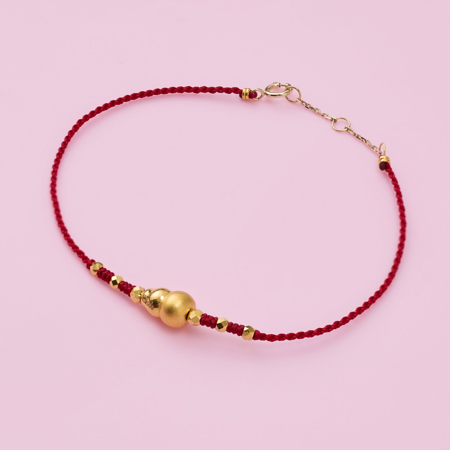 Hulu Red String Bracelet
